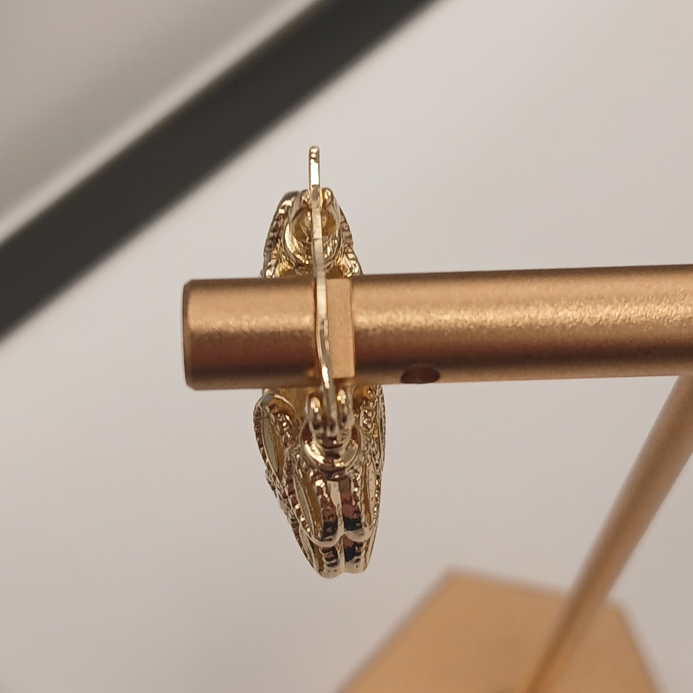 Nwot 18k Gold-plated Lace Style Filigree hoop earrings, By Pretty Bird - Picture 4 of 9